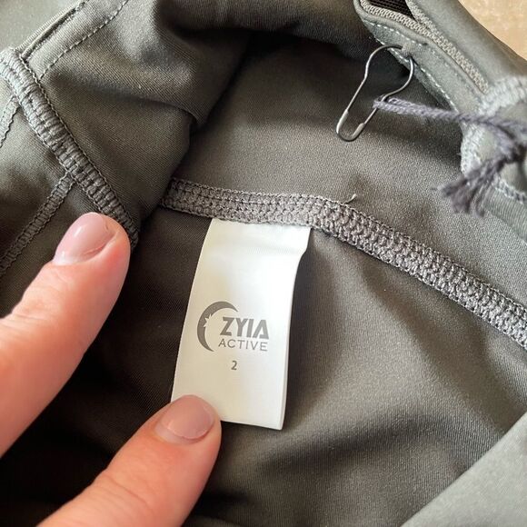 ZYIA active dark olive mesh luxe 7/8 24” size 2 - Picture 9 of 10
